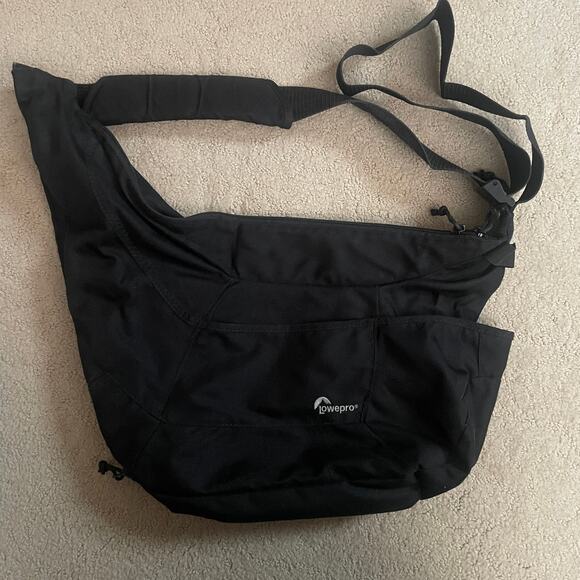 Lowepro Passport Sling III camera bag - Picture 2 of 12